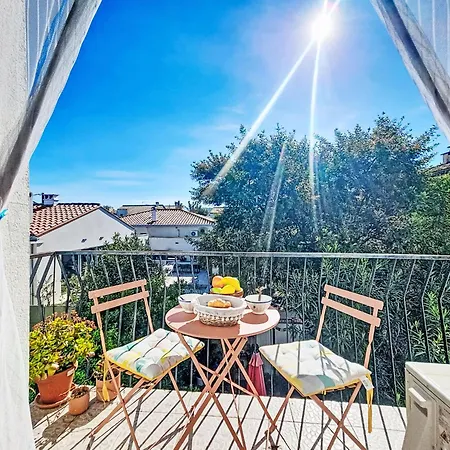 Les Roses By Interhome Apartamento