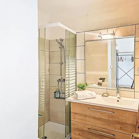 Les Roses By Interhome Apartamento Caves